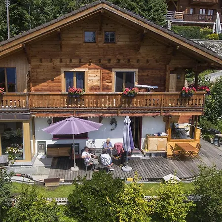 Bnb Les Choucas Guest house *